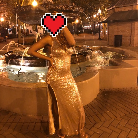 Dresses & Skirts - Sequin rose gold dress.